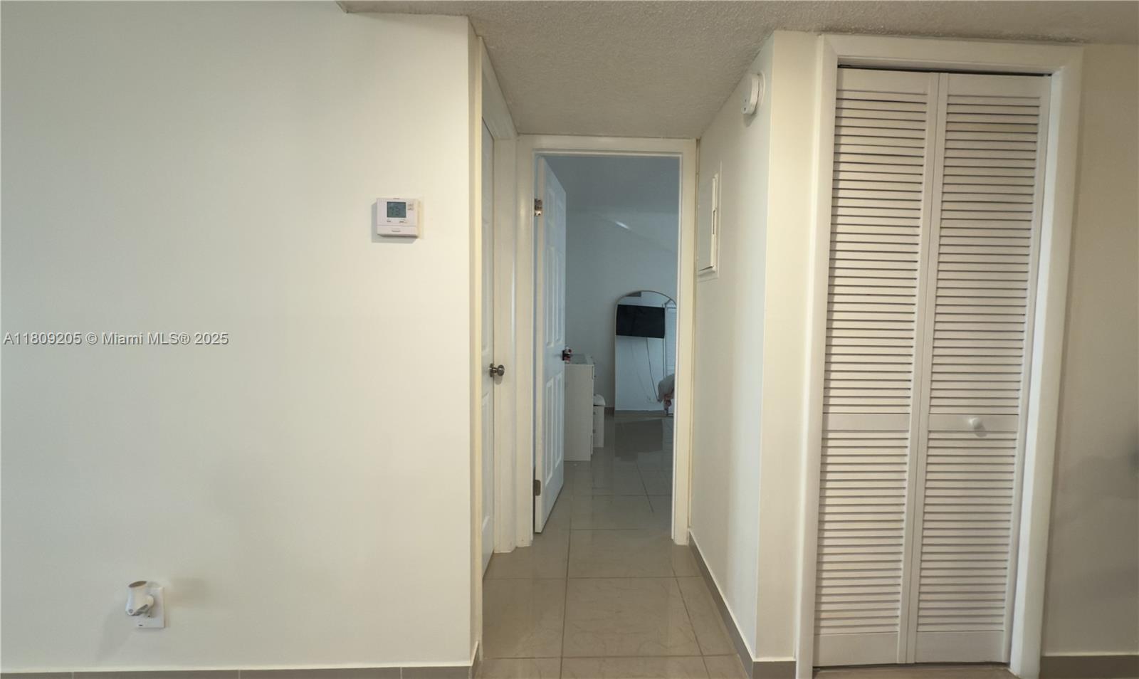410 Lakeview Dr #103, Weston, Florida image 3