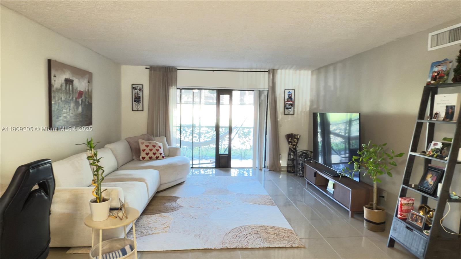 410 Lakeview Dr #103, Weston, Florida image 6