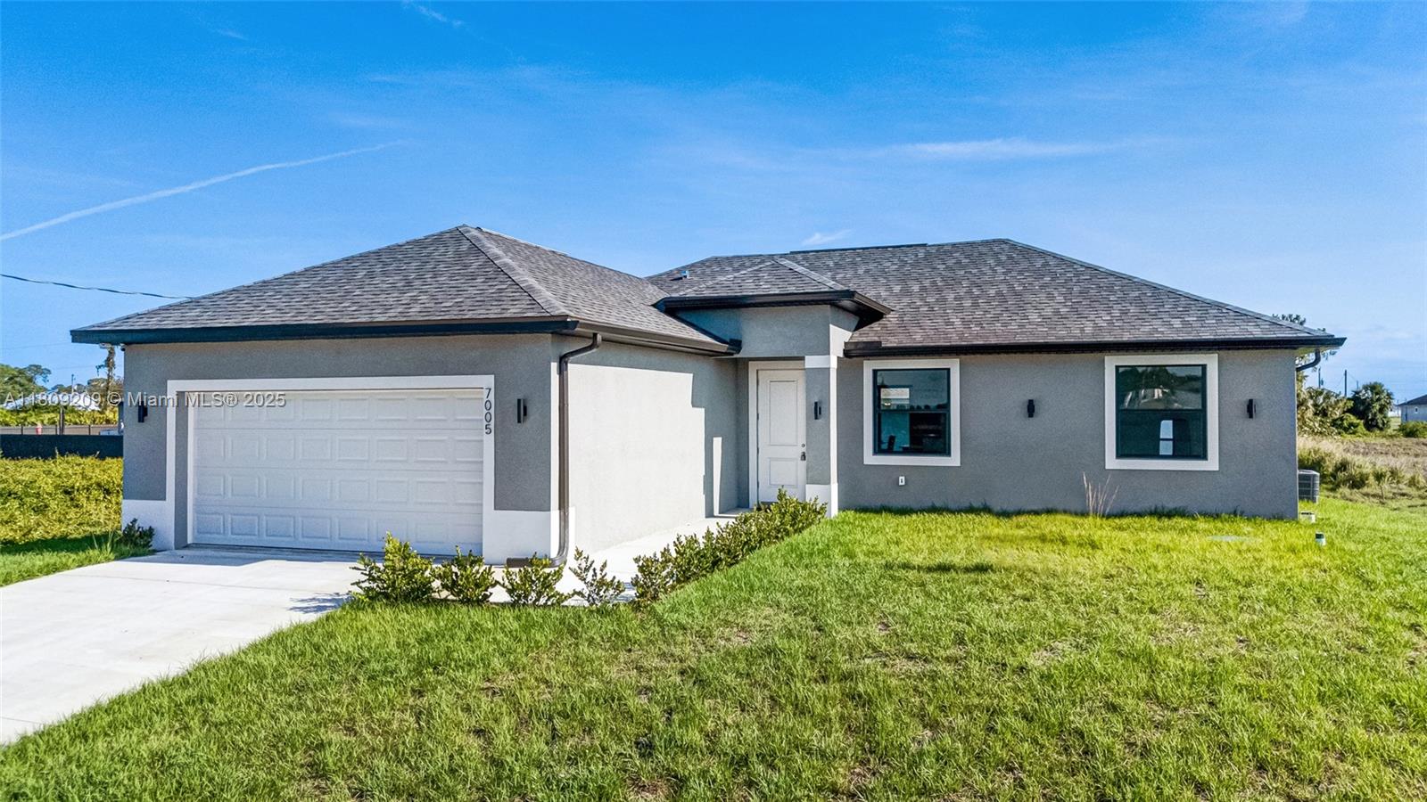 8106 Olive Ct, La Belle, Florida image 3