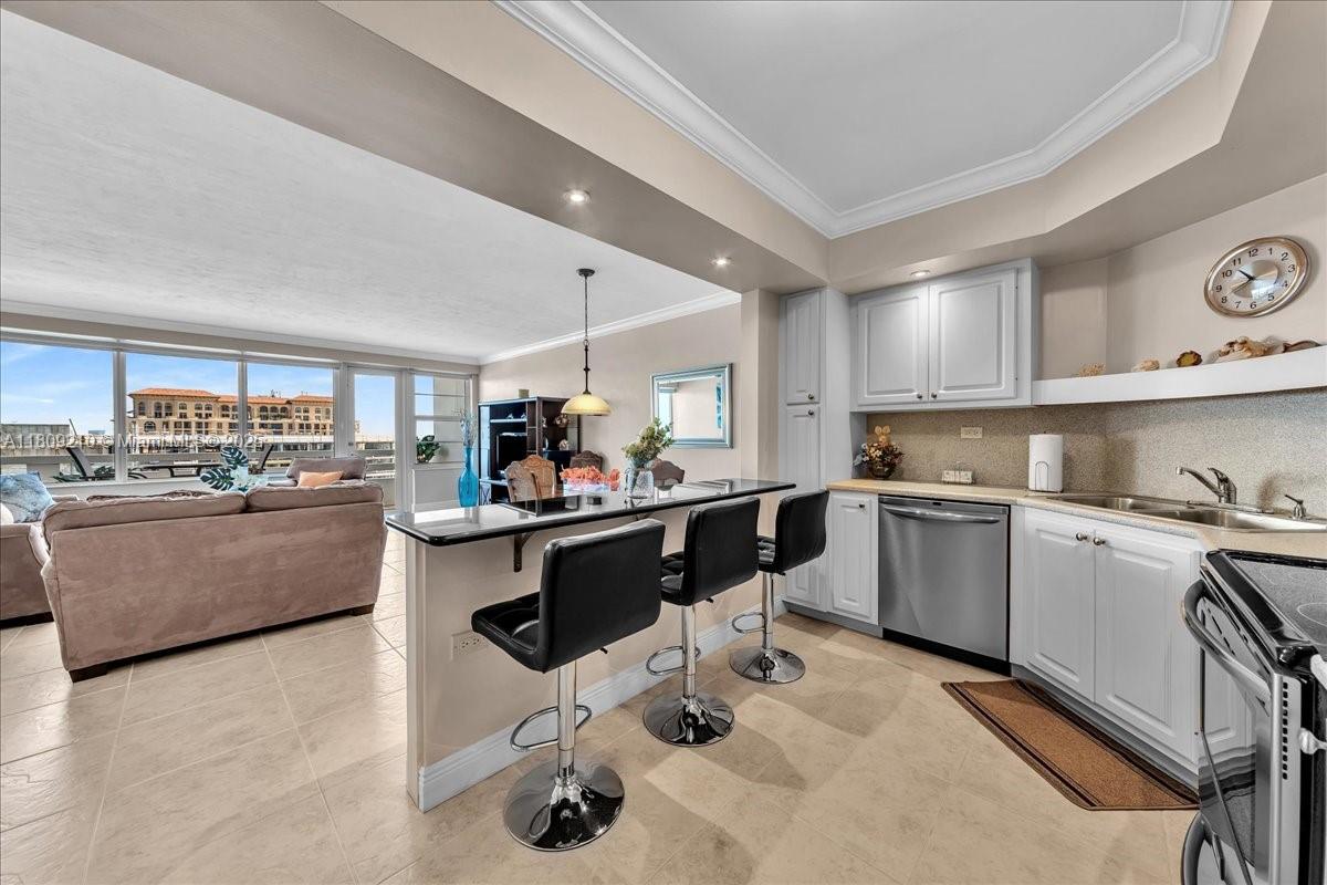 3111 N Ocean Dr #904, Hollywood, Florida image 2