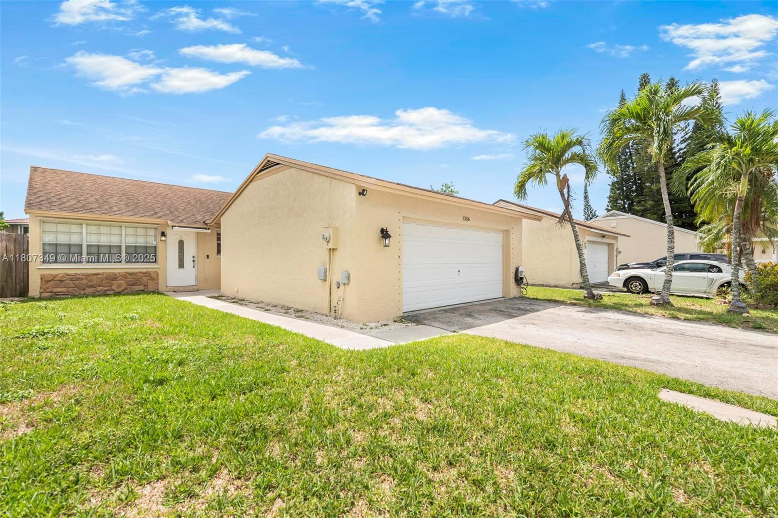 1356 Pelican Ct, Homestead, Florida image 2