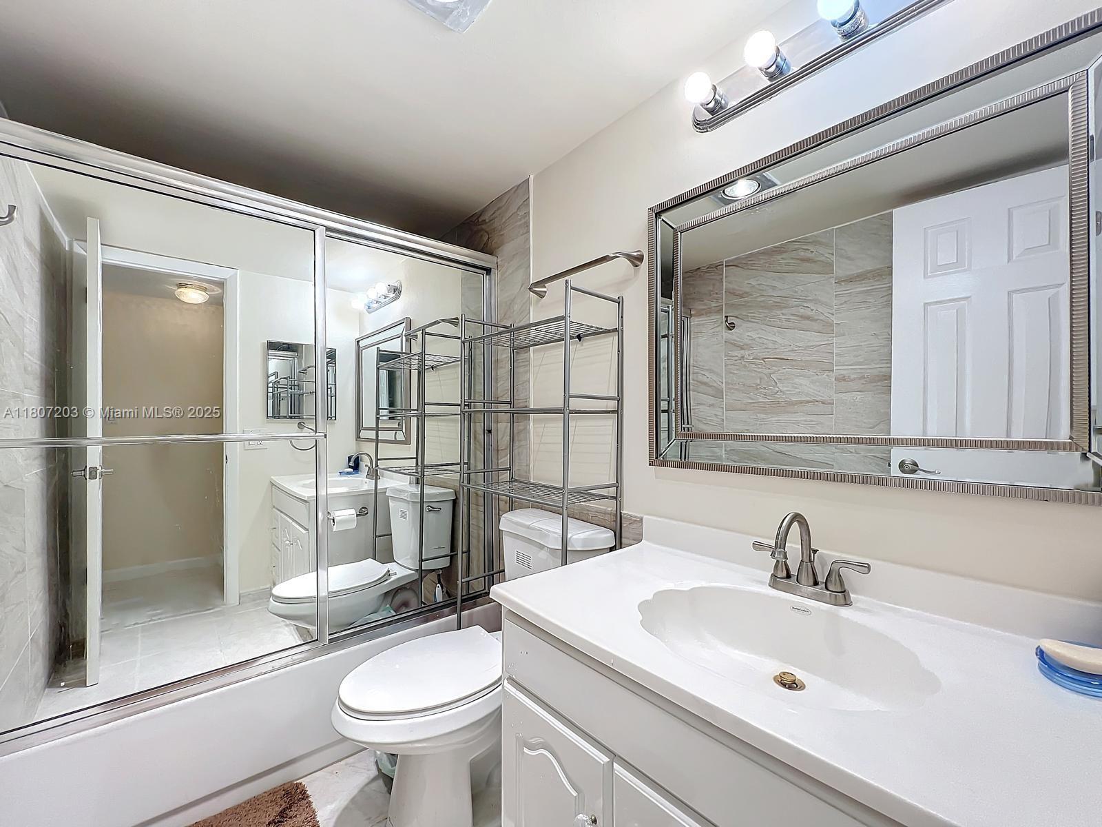 4545 Luxemburg Ct #103, Lake Worth, Florida image 13