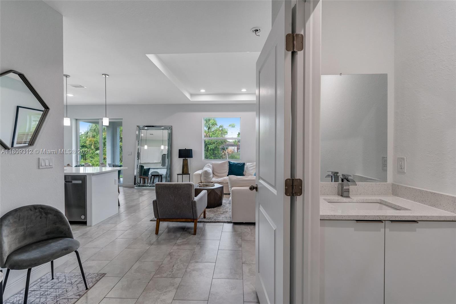 9006 S Castle Cir, La Belle, Florida image 3