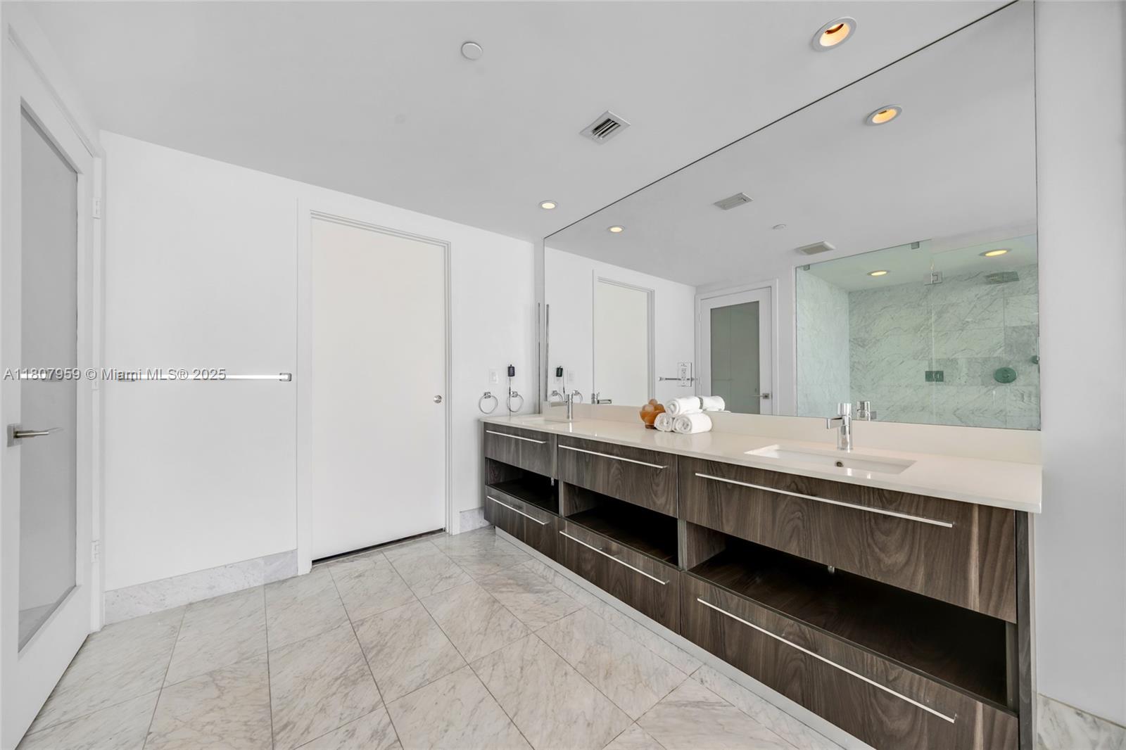 3131 NE 7th Ave #1405, Miami FL 33137
