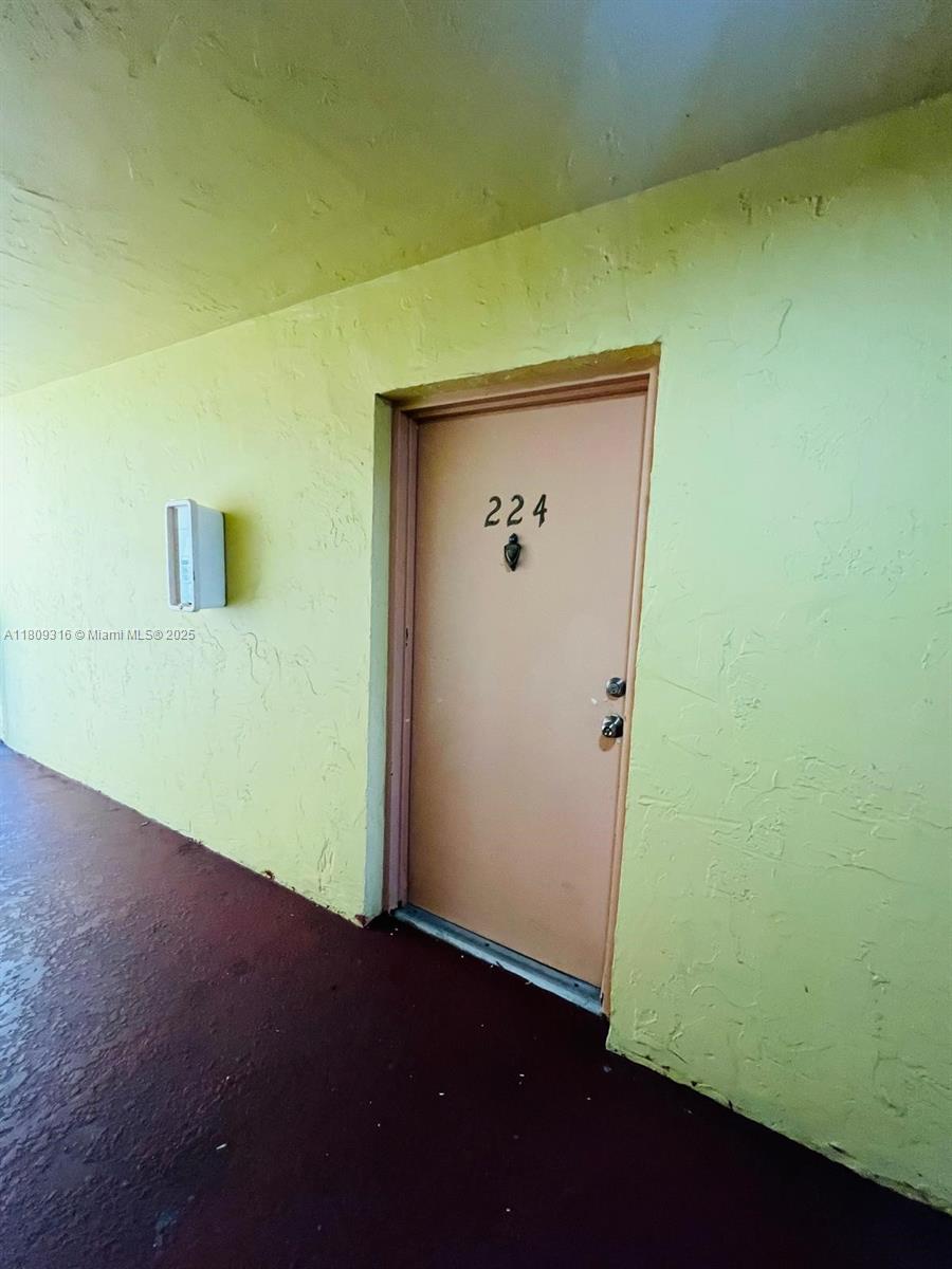 606 W 81st St #224, Hialeah, Florida image 4
