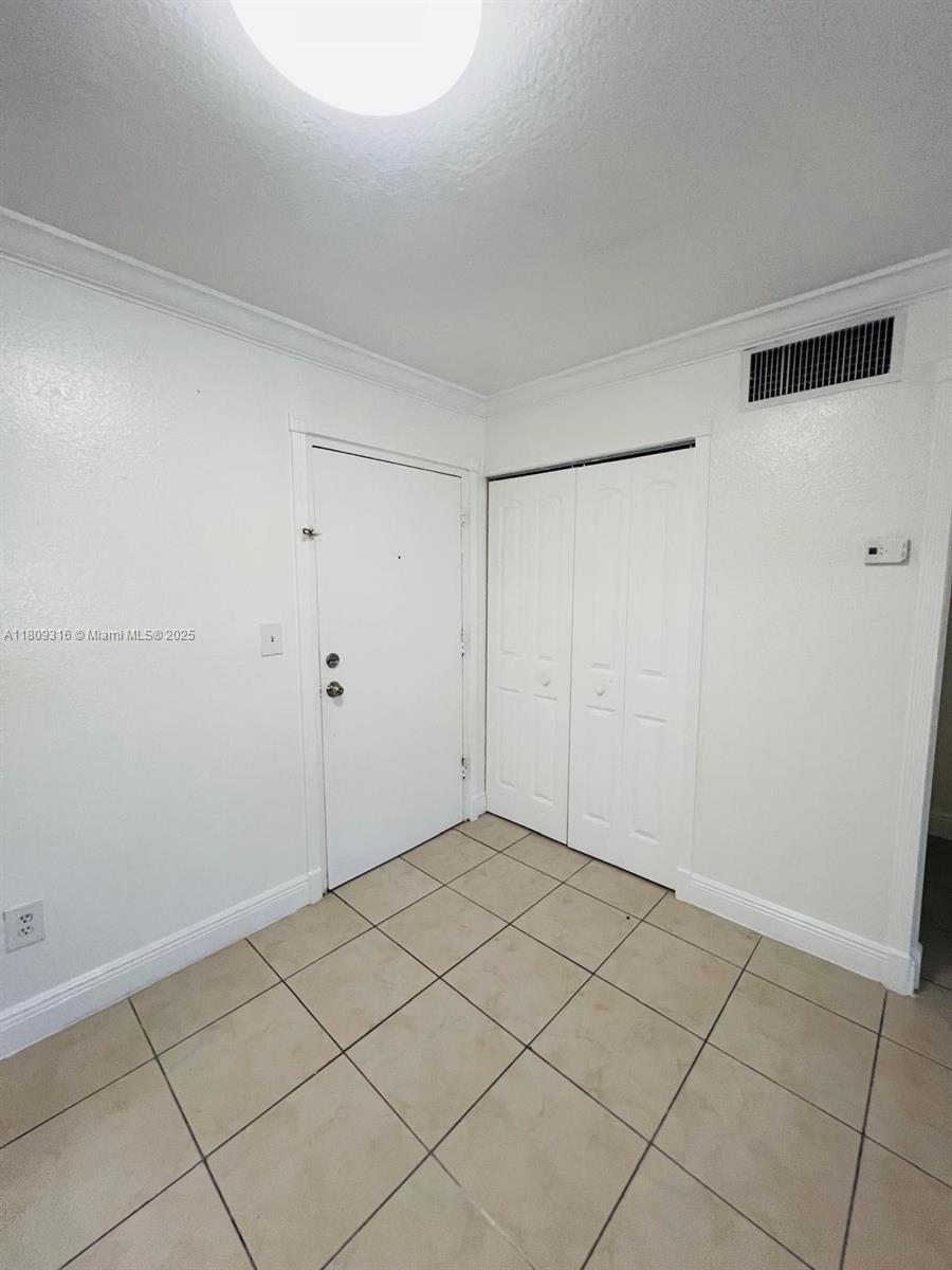 606 W 81st St #224, Hialeah, Florida image 5