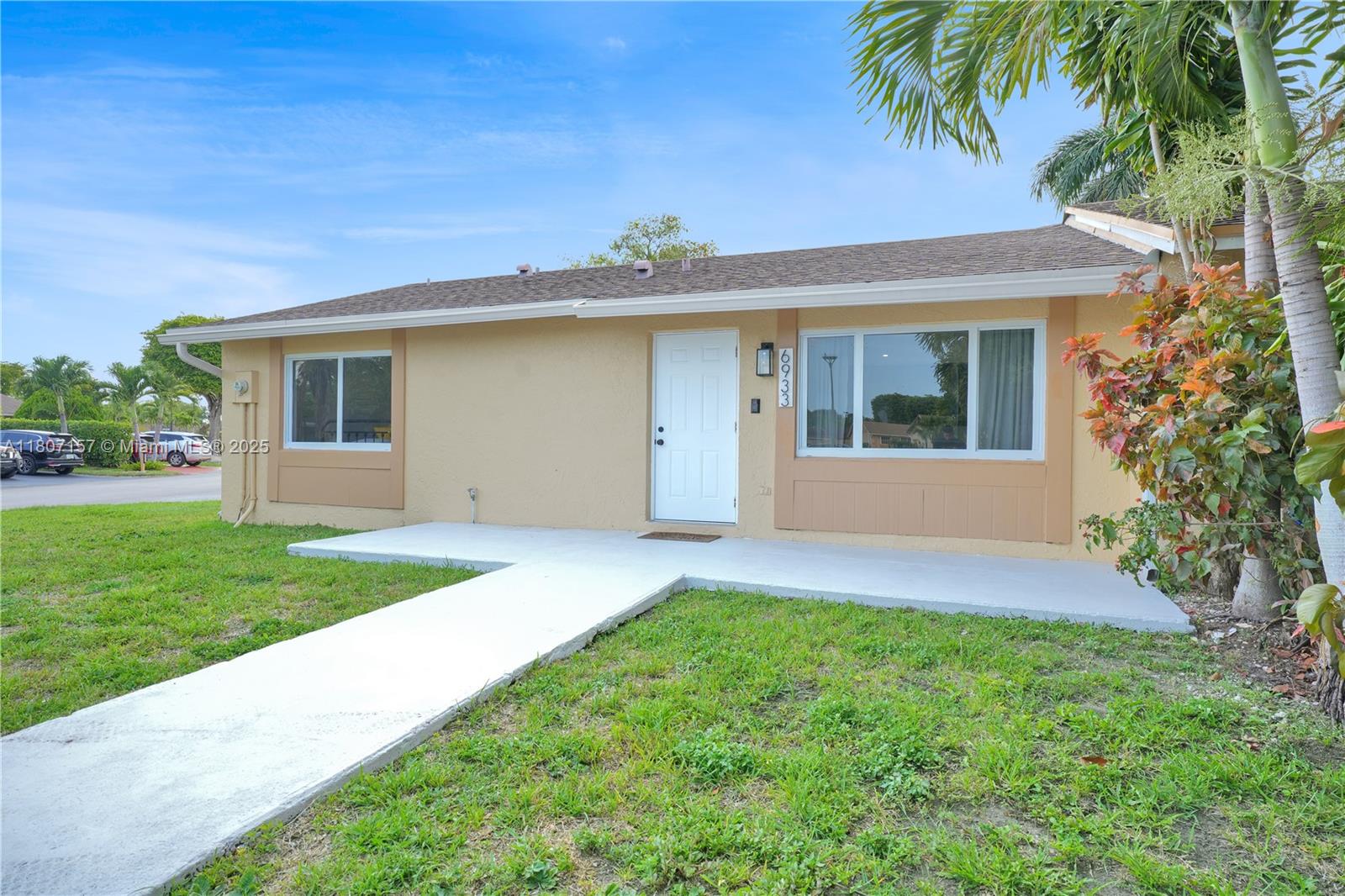 6933 SW 152nd Ct, Miami, Florida image 1