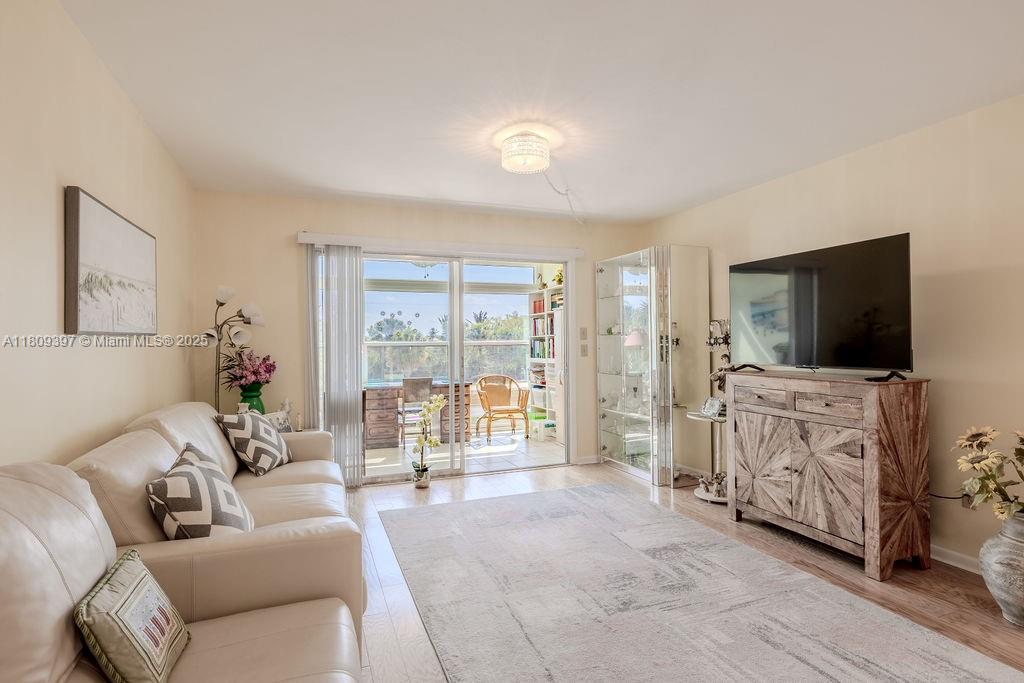 2333 Indian River Blvd #306, Vero Beach, Florida image 10