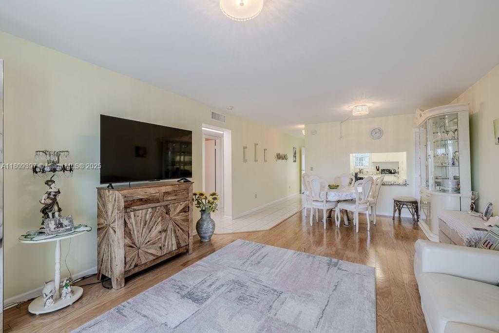 2333 Indian River Blvd #306, Vero Beach, Florida image 12