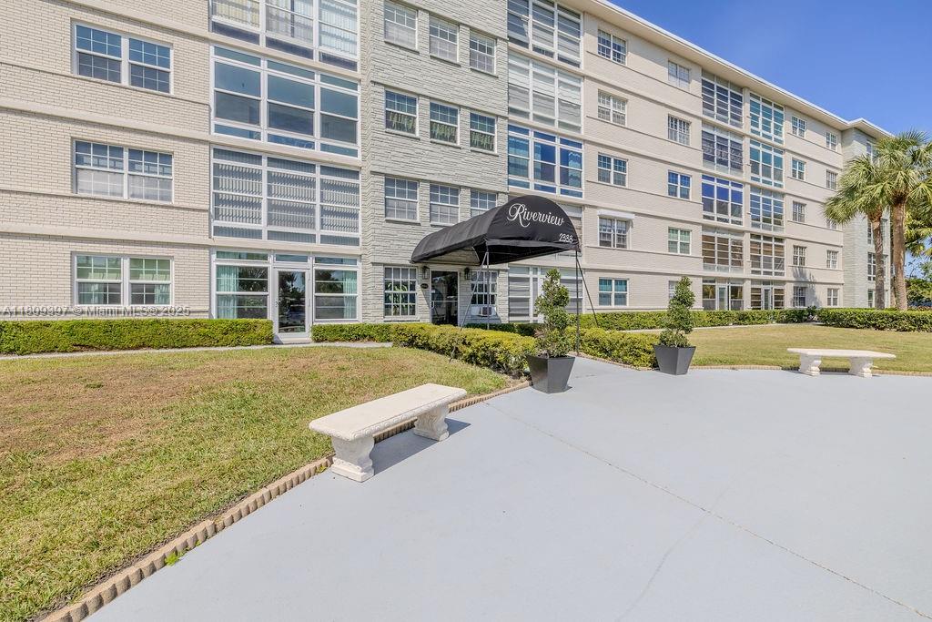 2333 Indian River Blvd #306, Vero Beach, Florida image 2