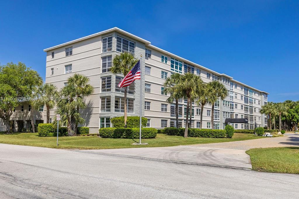 2333 Indian River Blvd #306, Vero Beach, Florida image 33