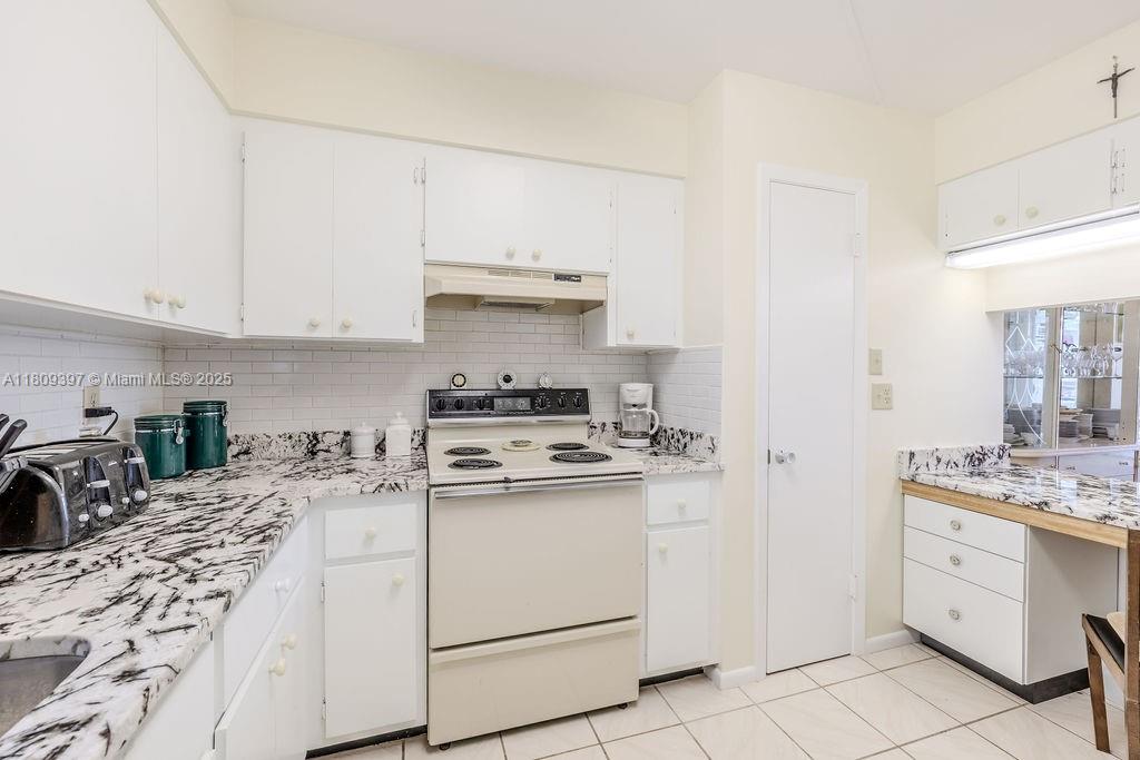 2333 Indian River Blvd #306, Vero Beach, Florida image 6