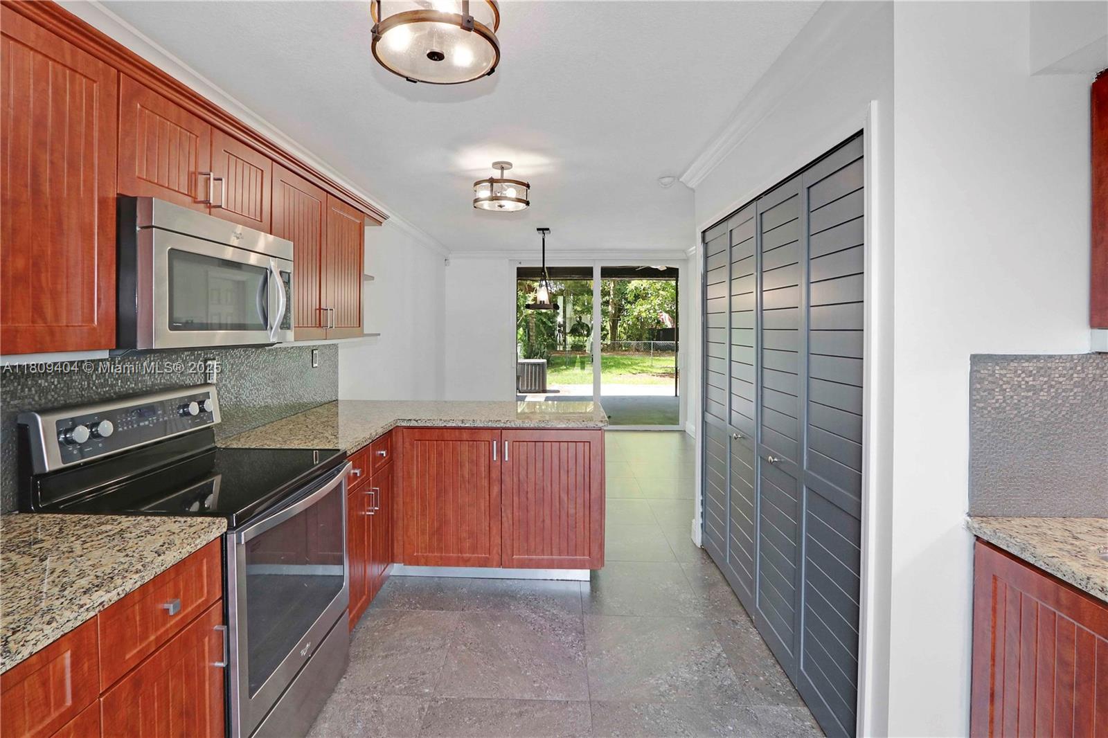 Property photo # 9