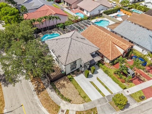 8900 NW 153rd Ter, Miami Lakes, Florida image 10