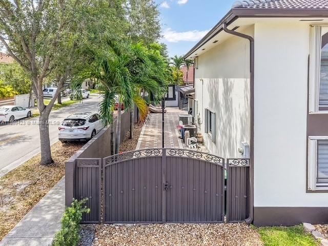 8900 NW 153rd Ter, Miami Lakes, Florida image 11