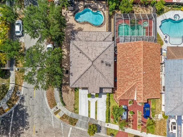 8900 NW 153rd Ter, Miami Lakes, Florida image 9
