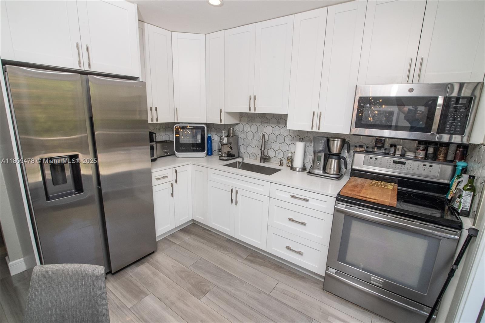 9301 SW 37th St, Miami, Florida image 13