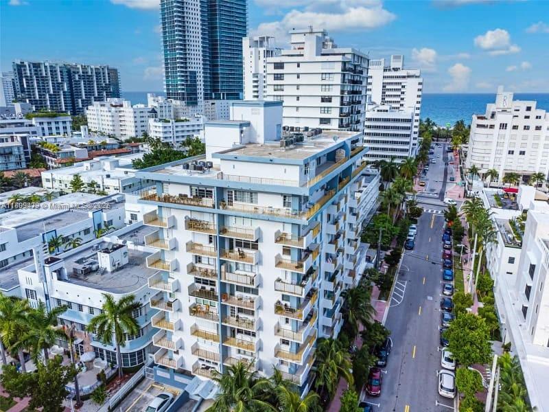 245 18th St #305, Miami Beach, Florida image 2