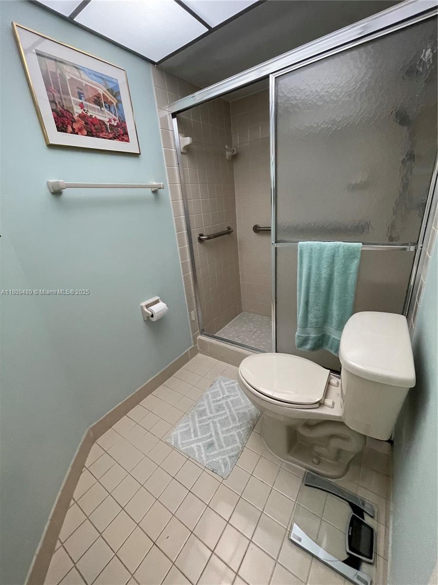 1480 Sheridan St #17B, Hollywood, Florida image 2