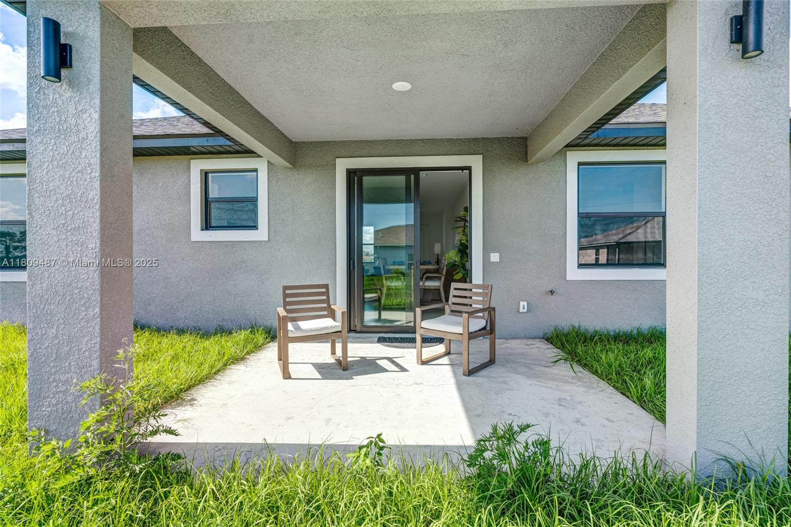 9018 W Castle Cir, La Belle, Florida image 26