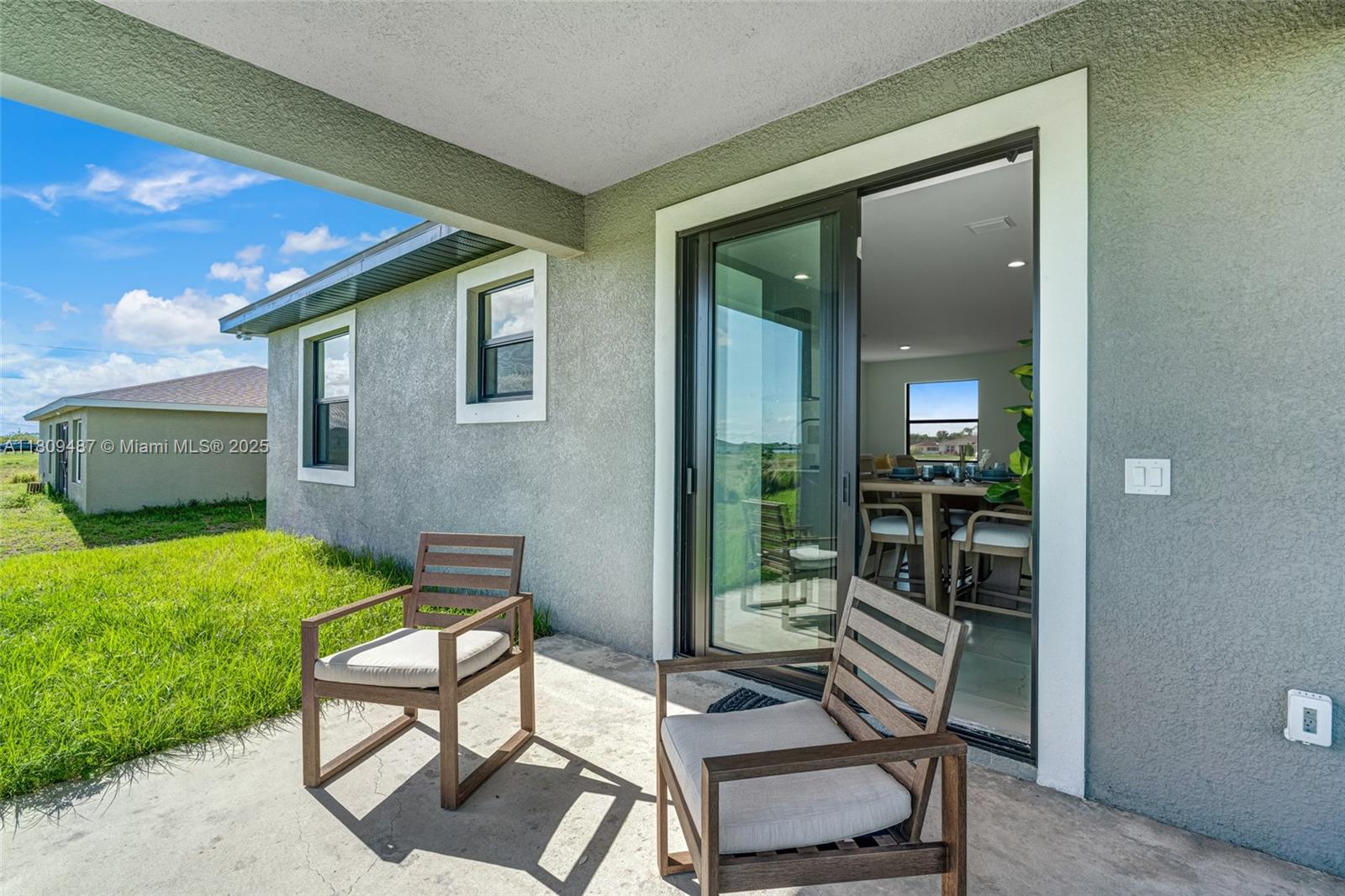 9018 W Castle Cir, La Belle, Florida image 27