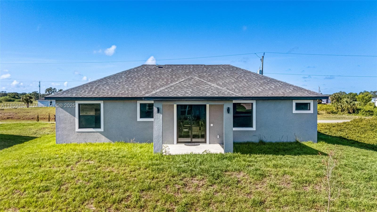 9018 W Castle Cir, La Belle, Florida image 28