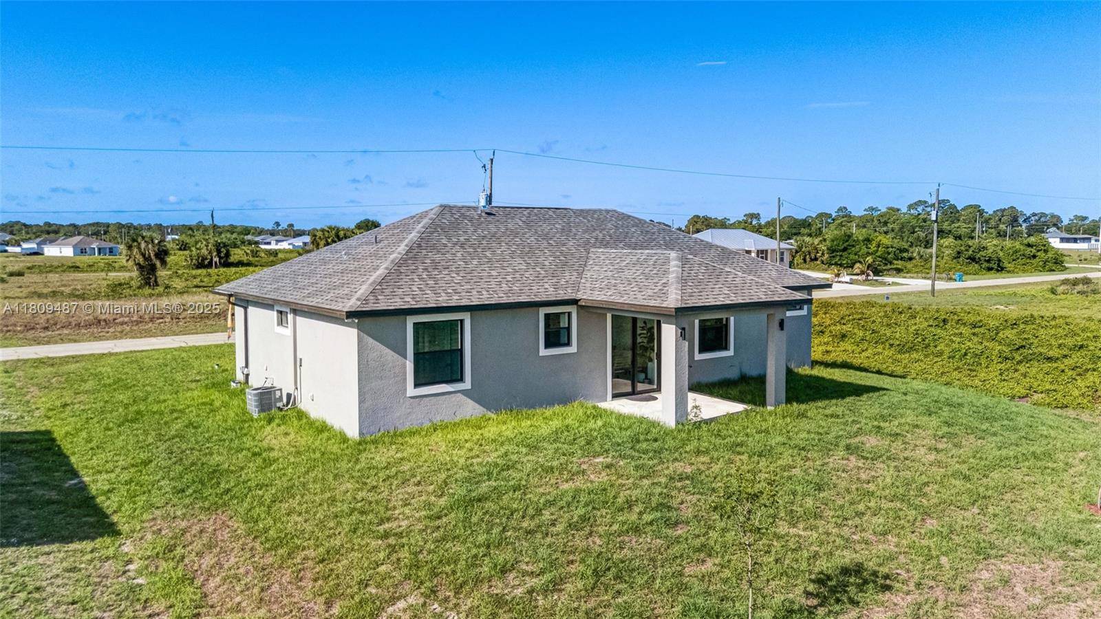 9018 W Castle Cir, La Belle, Florida image 29
