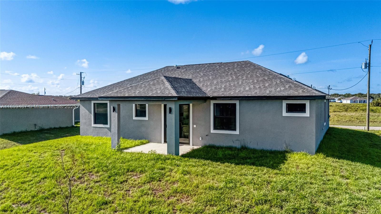 9018 W Castle Cir, La Belle, Florida image 30