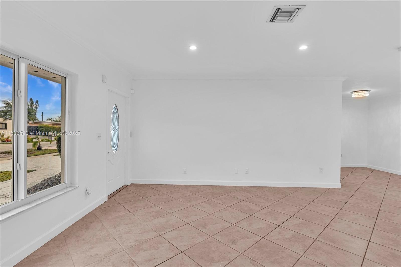 6561 W 13th Ct, Hialeah, Florida image 12