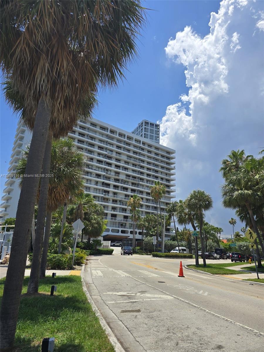 200 15th Rd Unit 6 B, Miami, Florida 33129