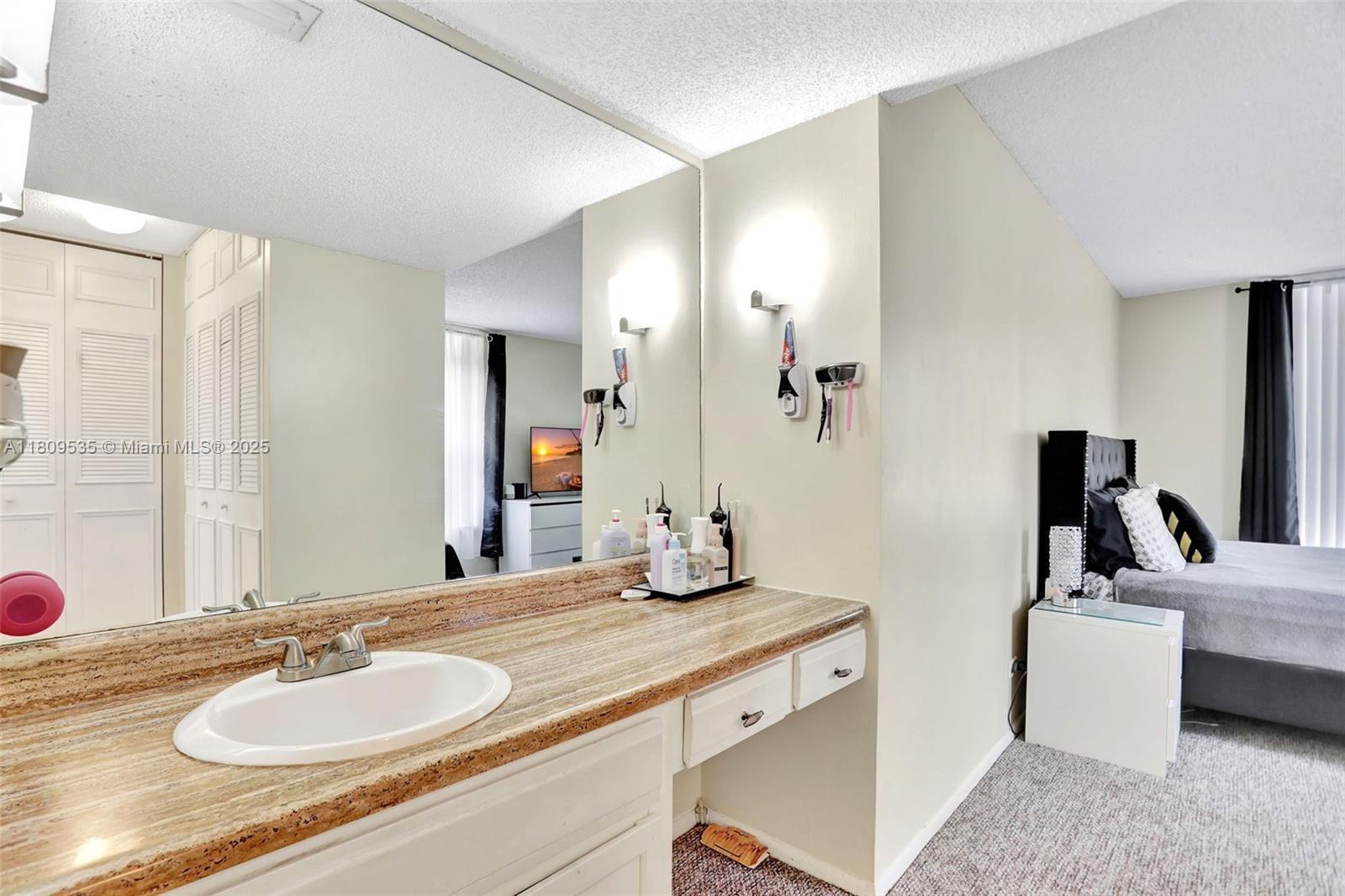 3660 Inverrary Dr #2X, Lauderhill, Florida image 20