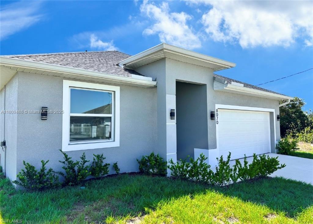 8070 Marsh Cir, La Belle, Florida image 2