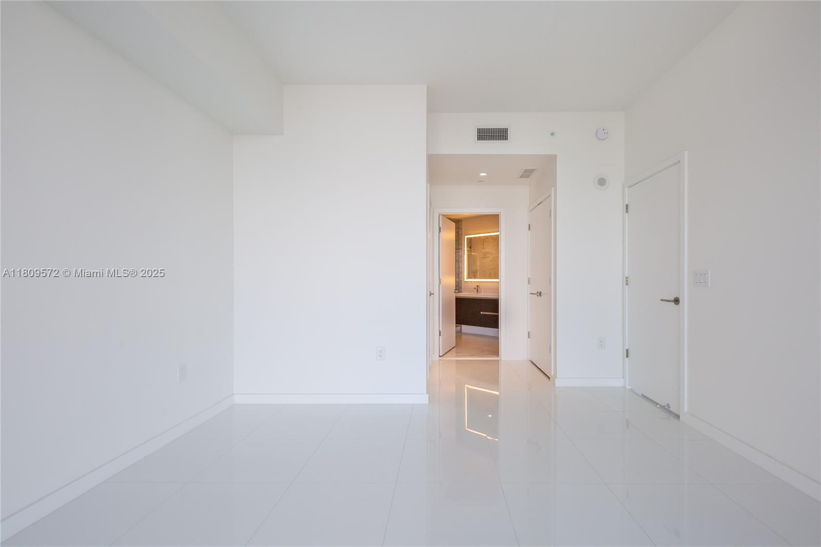 851 NE 1st Ave #3410, Miami FL 33132