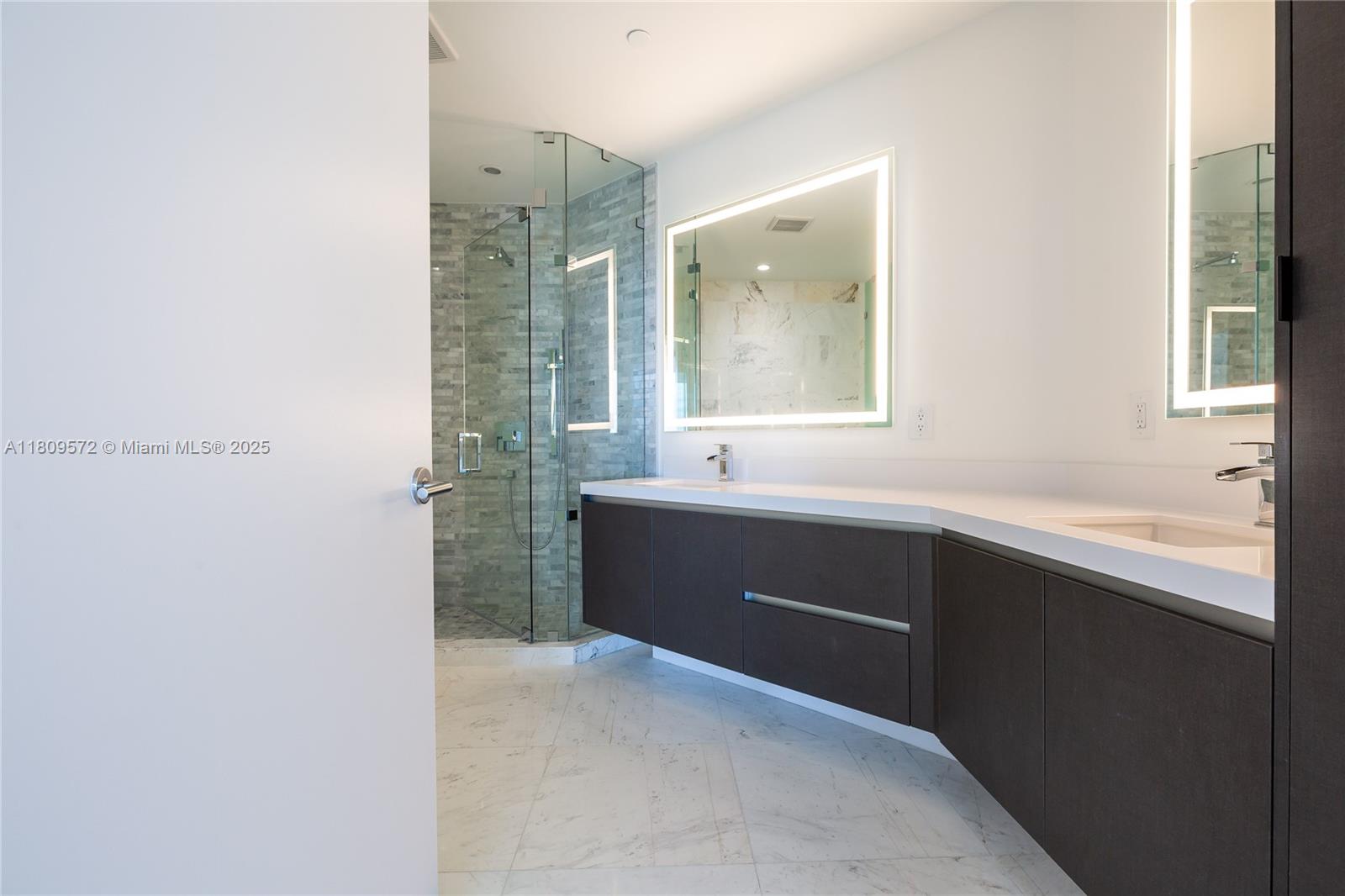 851 NE 1st Ave #3410, Miami FL 33132