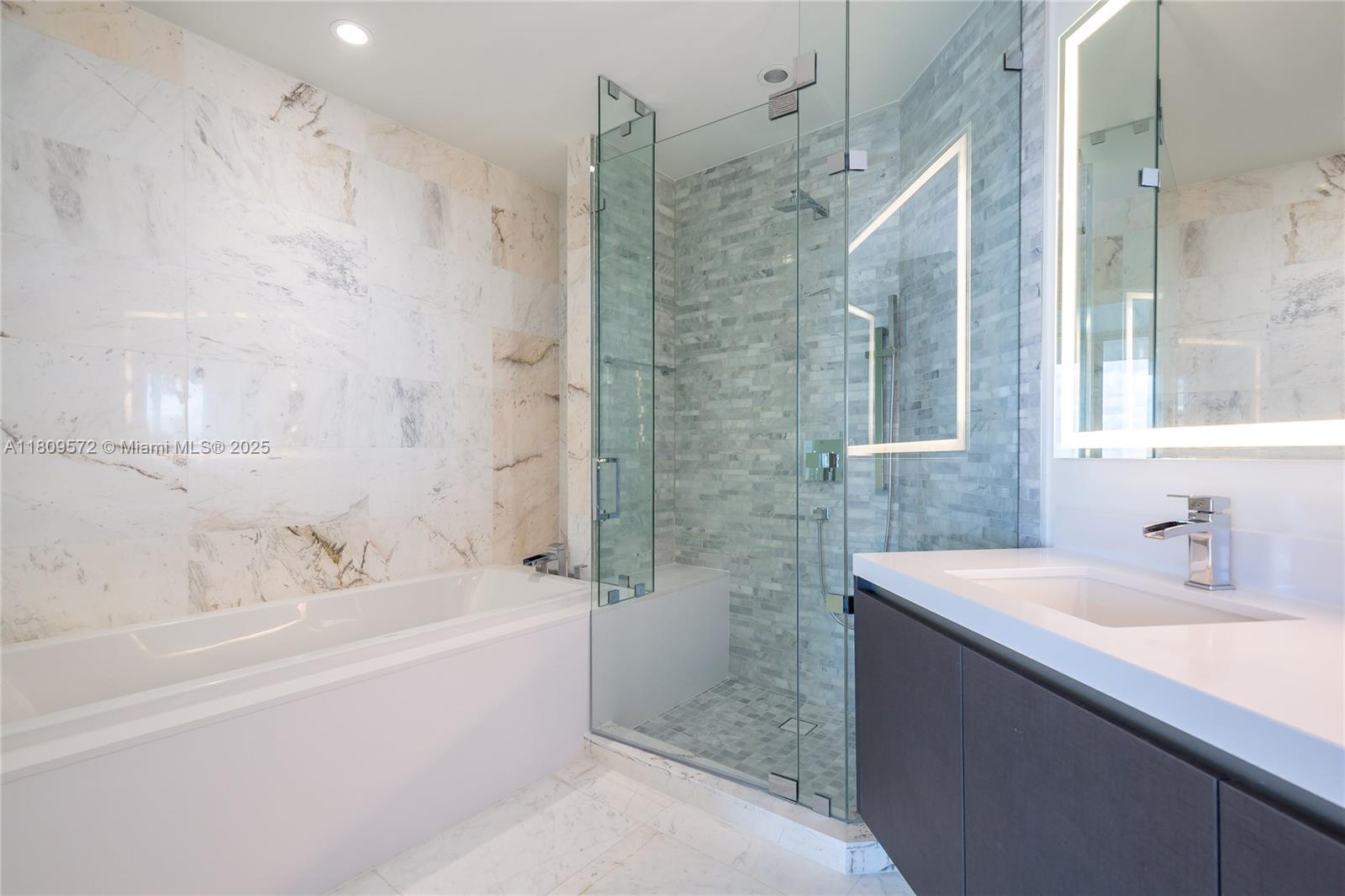 851 NE 1st Ave #3410, Miami FL 33132