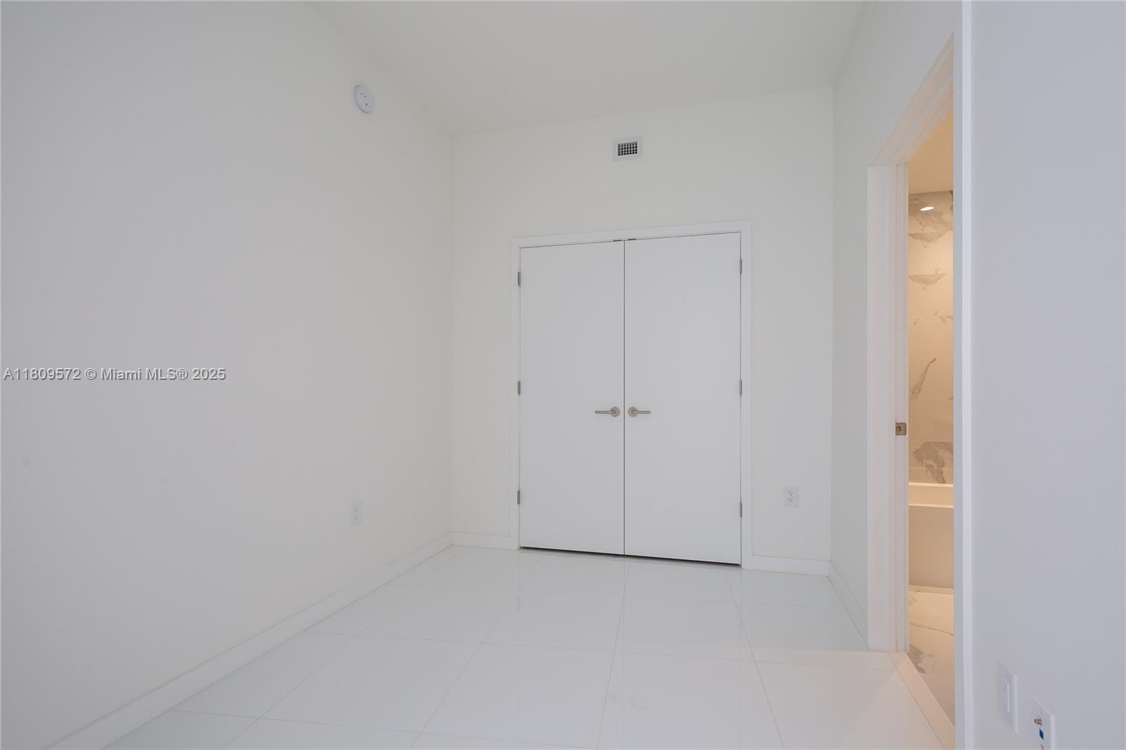 851 NE 1st Ave #3410, Miami FL 33132