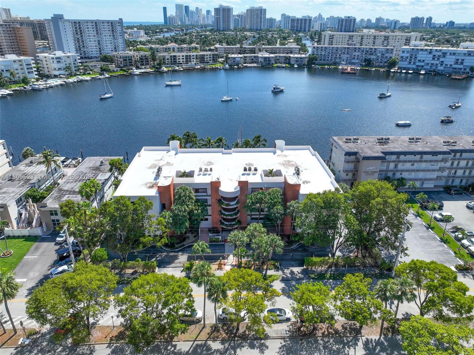 2300 Diana Dr #302, Hallandale Beach, Florida image 34