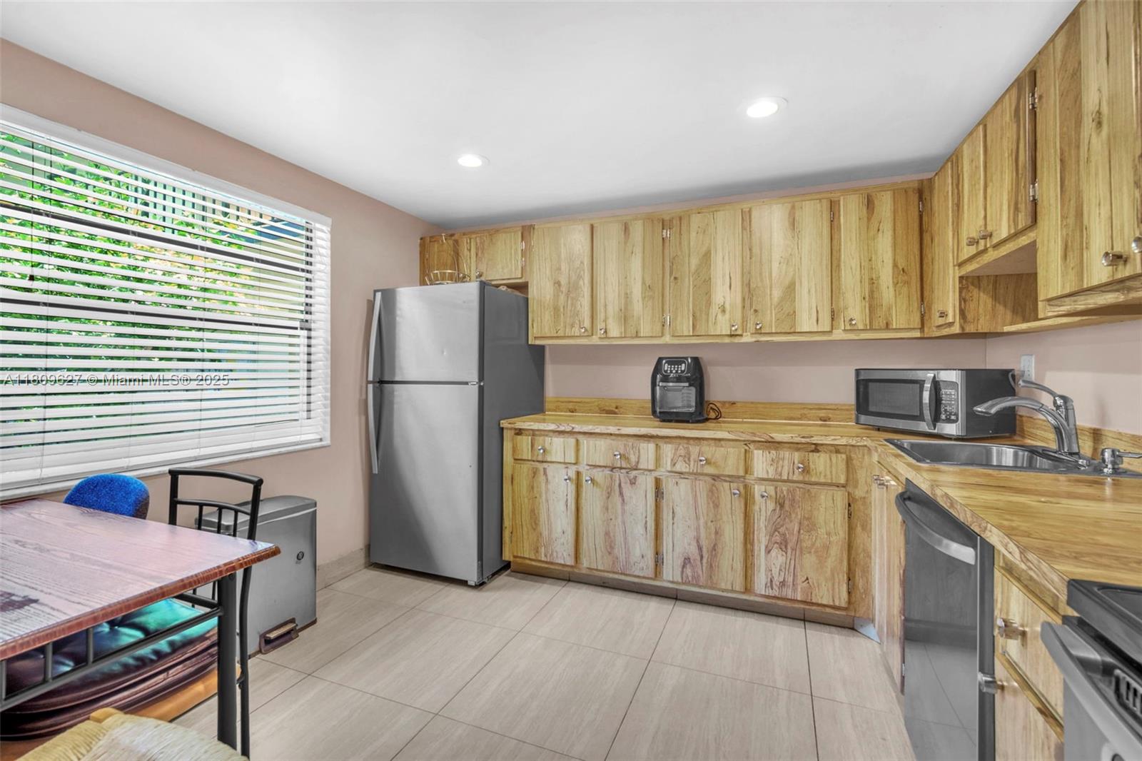 203 E Capri #E, Delray Beach, Florida image 11
