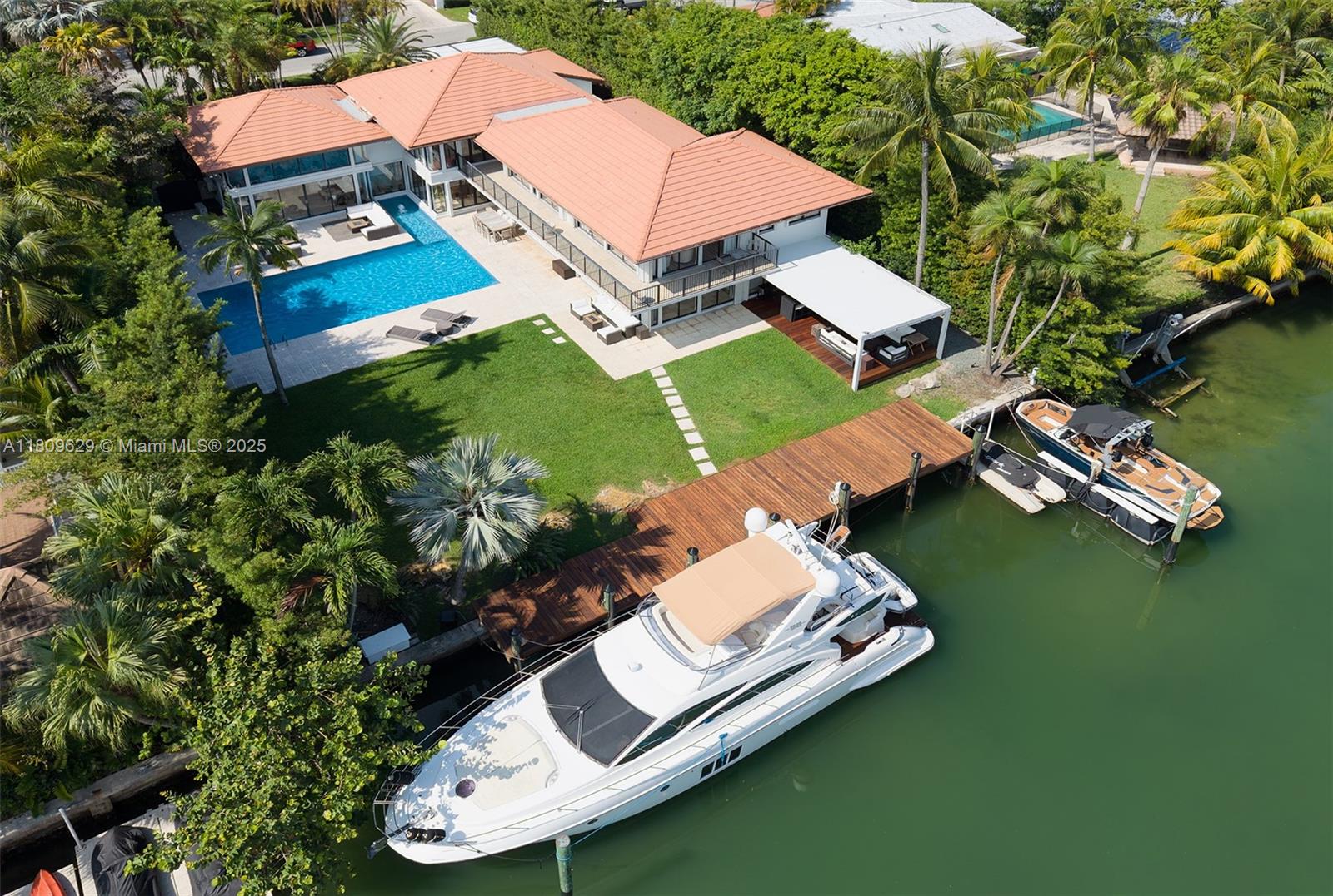 201 Knollwood Dr Key Biscayne, FL 33149