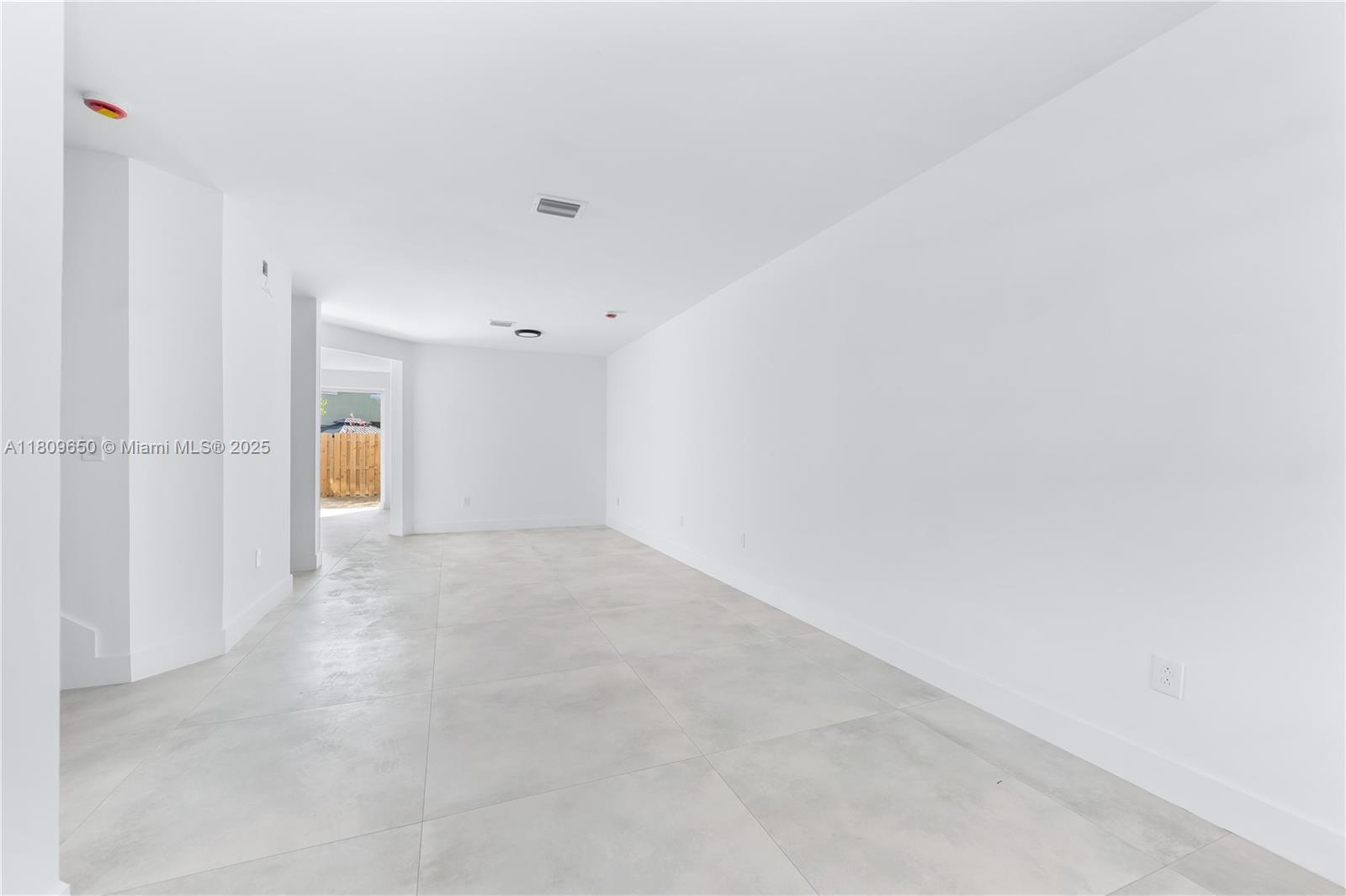 1470 SE 26th Ave, Homestead, Florida image 2