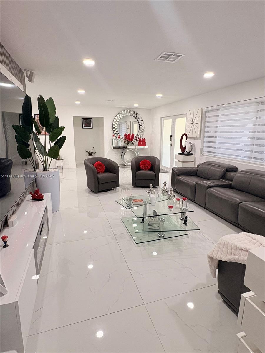 713 Se 43rd St, Cape Coral, Florida image 13