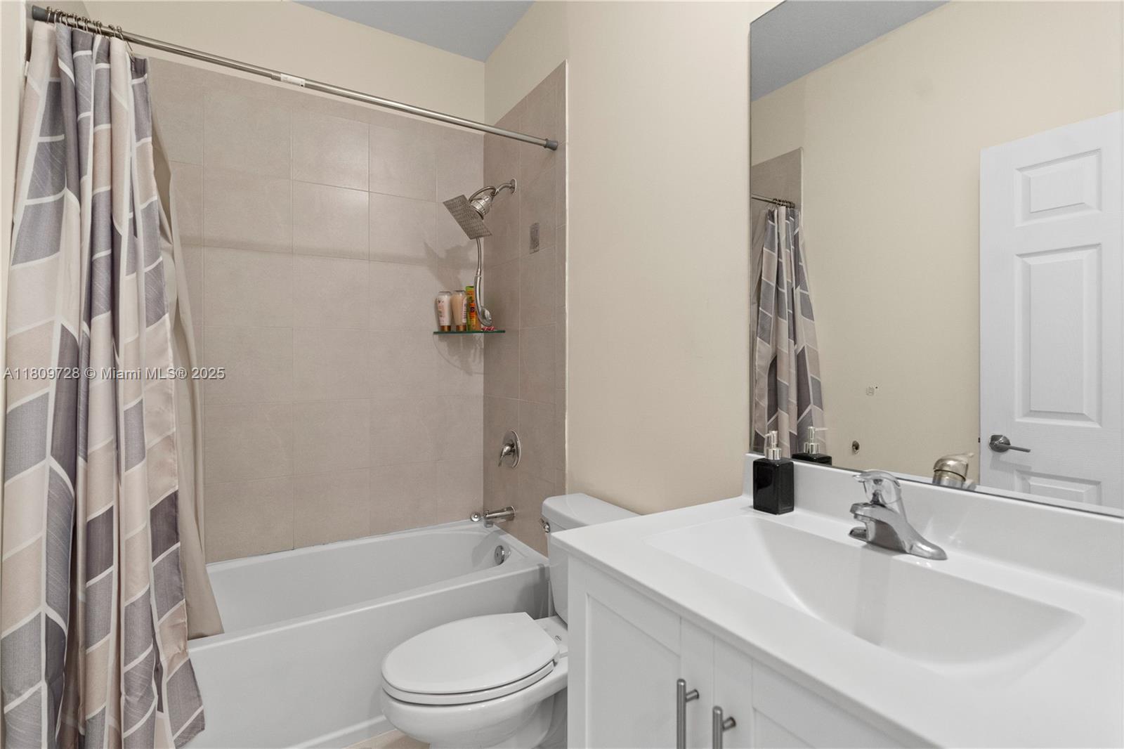 10606 W 32 Ln, Hialeah, Florida image 26