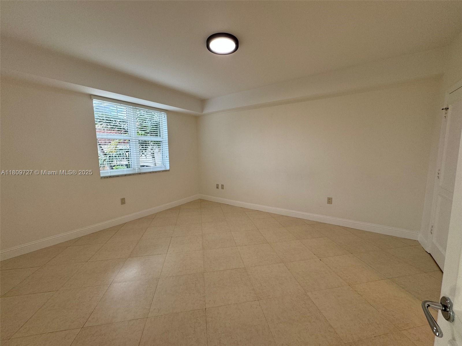 19900 E Country Club Dr #209, Aventura FL 33180