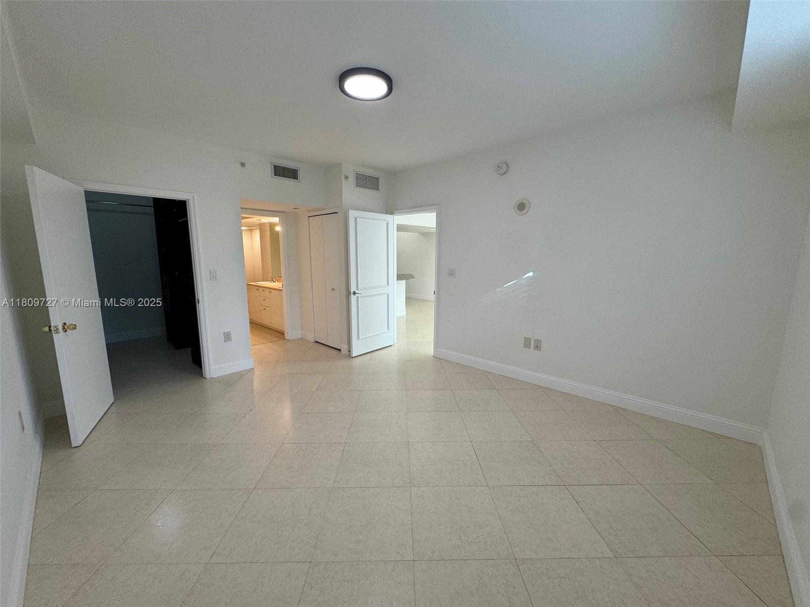 19900 E Country Club Dr #209, Aventura FL 33180