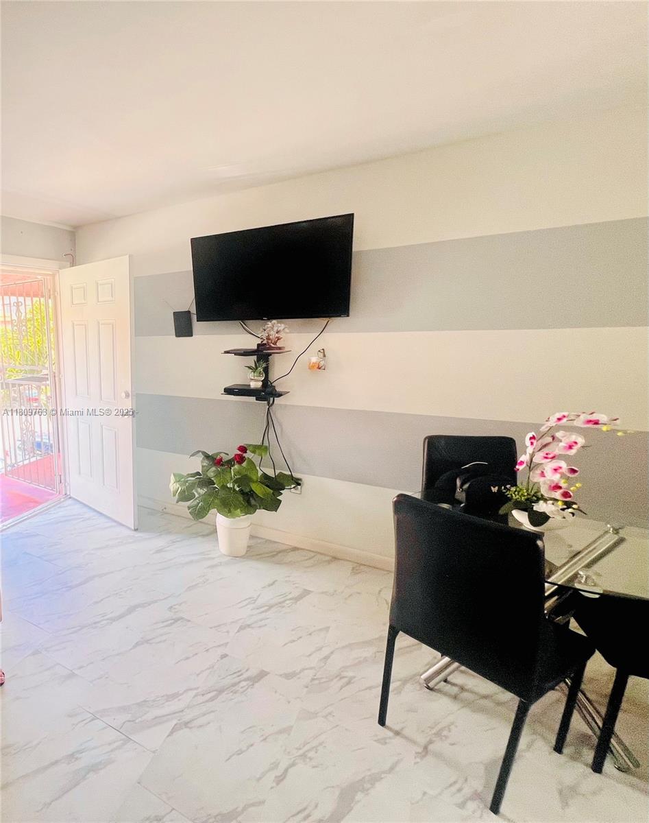 Residential, Hialeah, Florida image 10