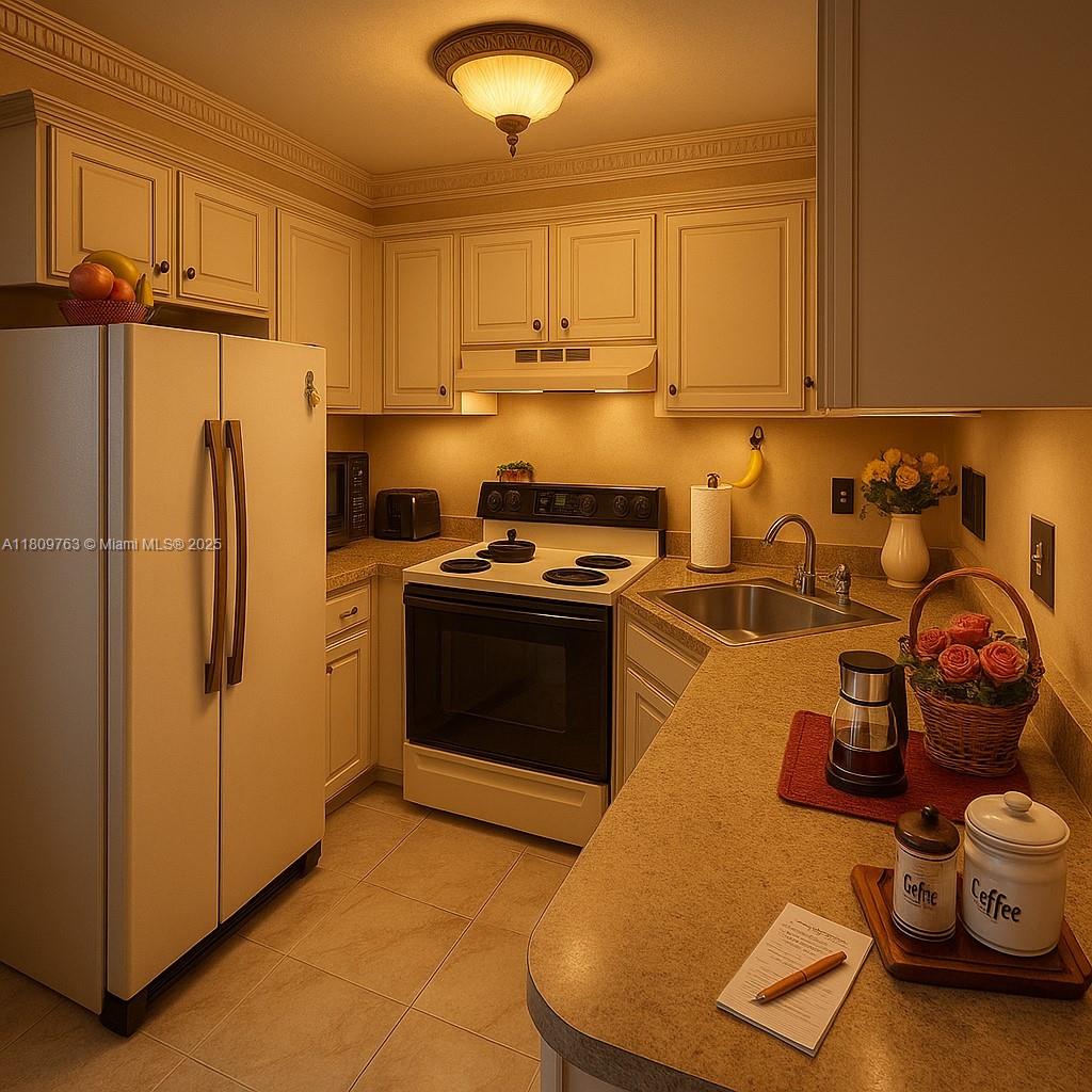 Residential, Hialeah, Florida image 5