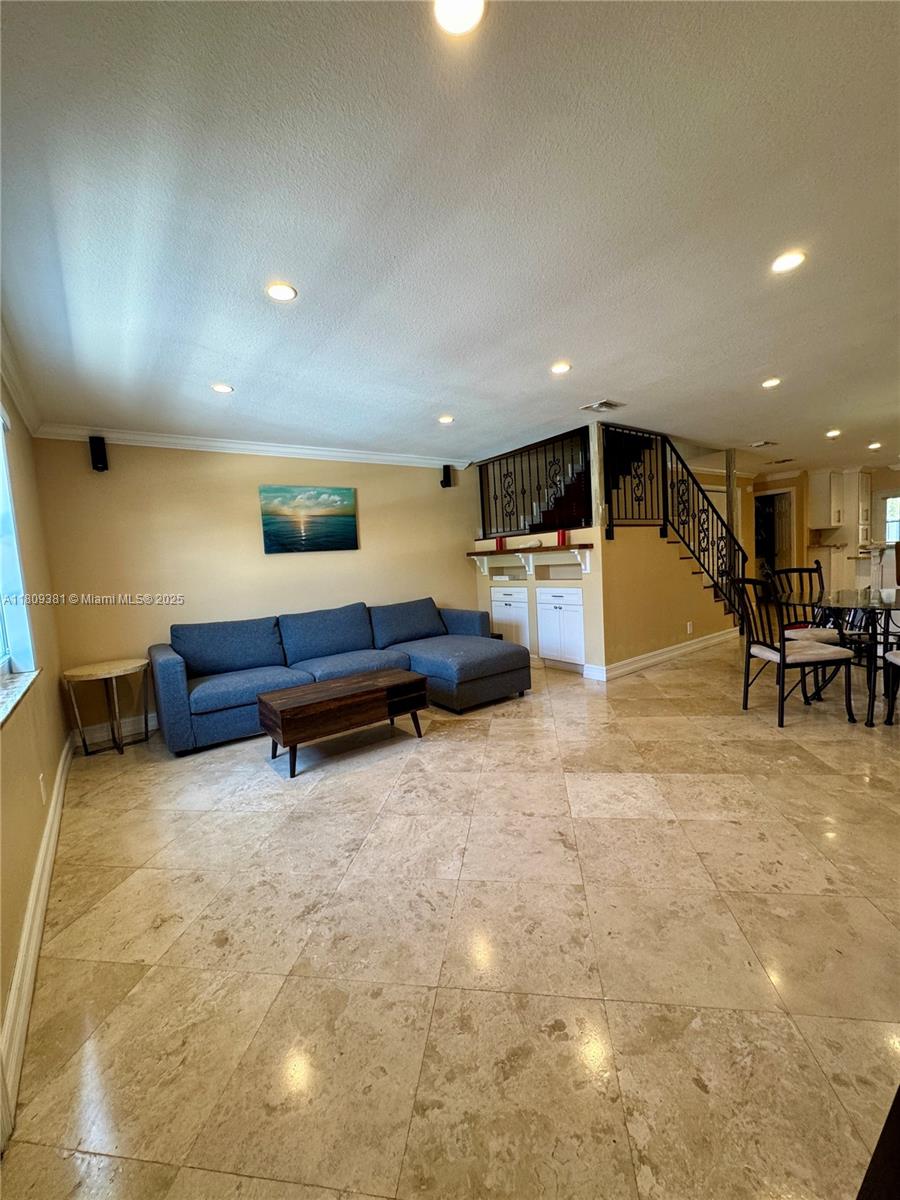 2200 Monroe St #33, Hollywood, Florida image 1
