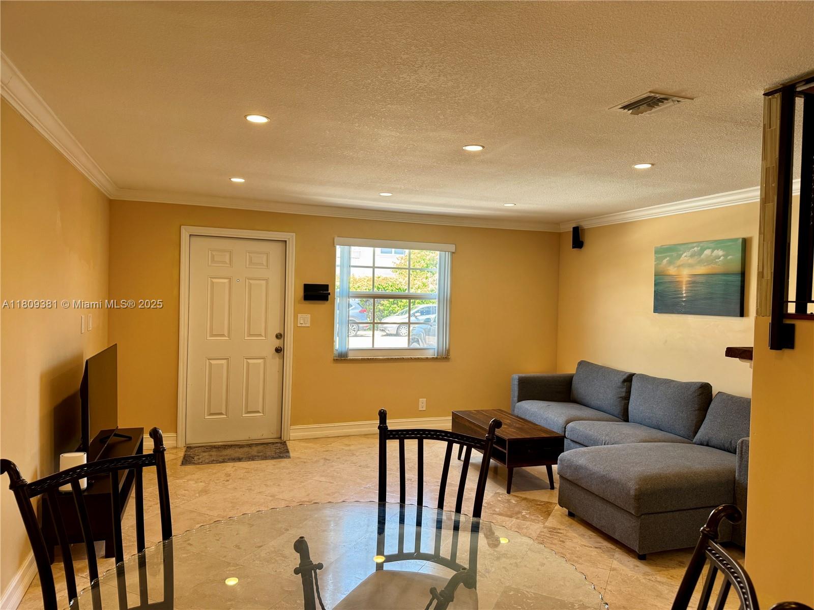 2200 Monroe St #33, Hollywood, Florida image 2