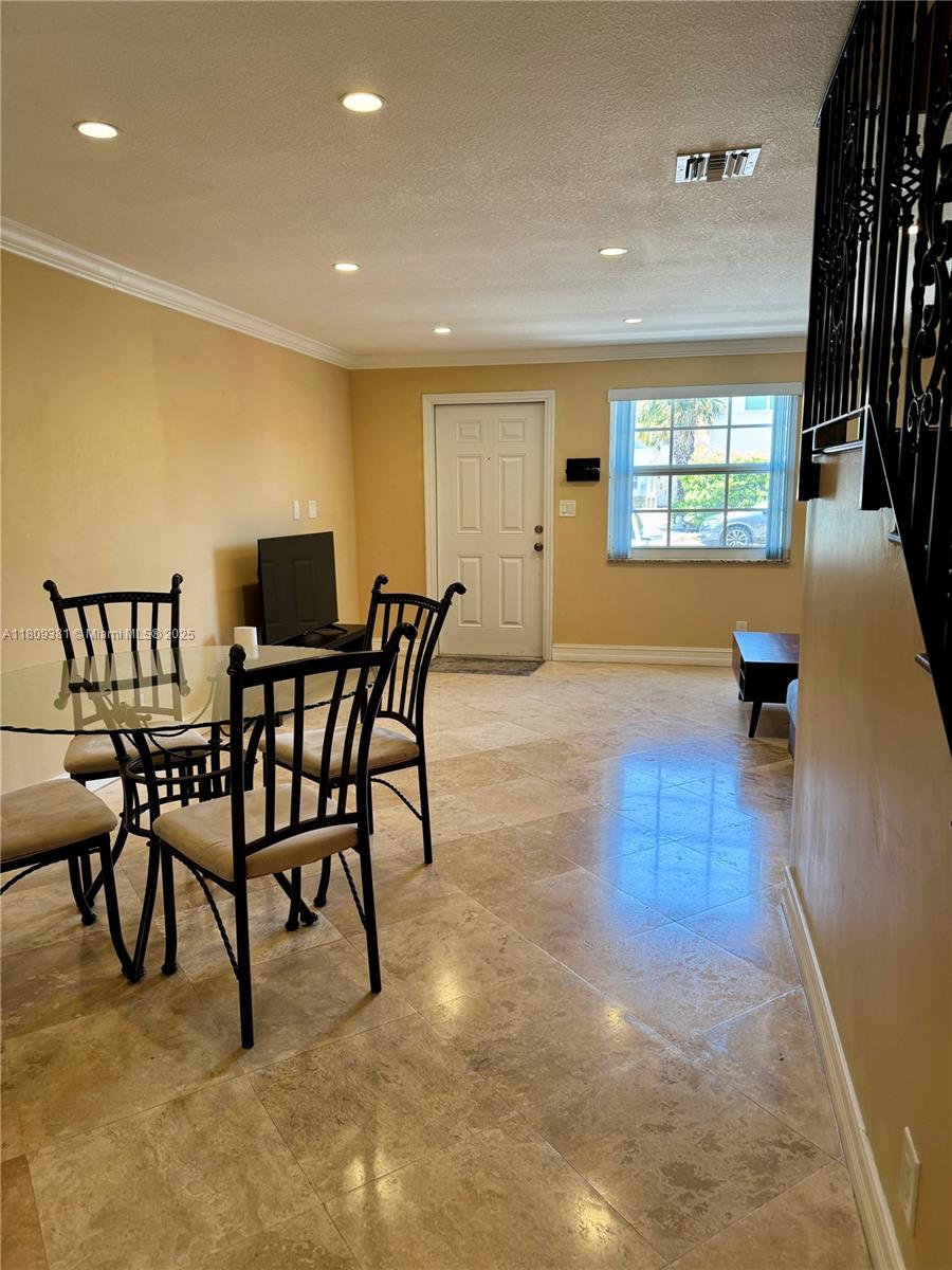 2200 Monroe St #33, Hollywood, Florida image 6