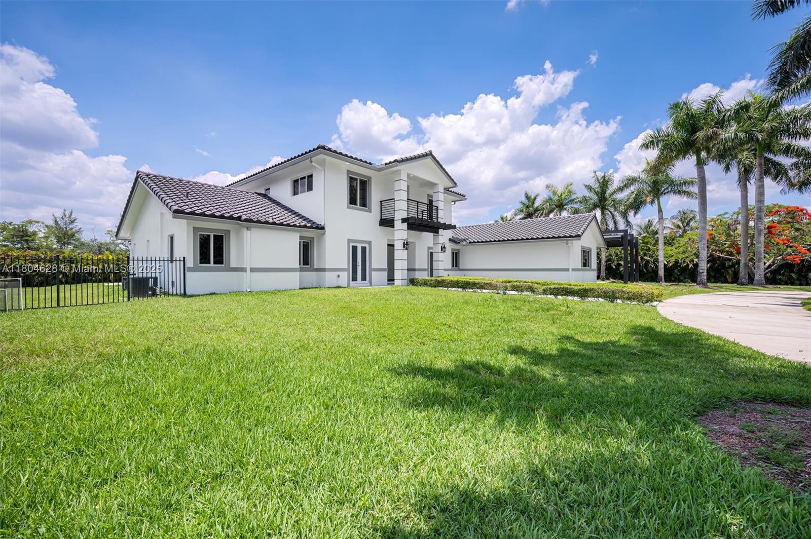 5121 SW 210th Ter, Southwest Ranches, Florida image 2